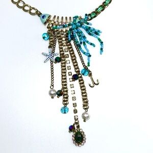 BETSEY JOHNSON NECKLACE
